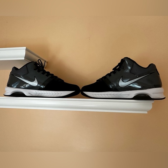 Nike Other - Nike Air Visi Pro 5 Sneakers